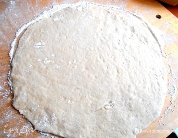 Раскатываем пласт поменьше...