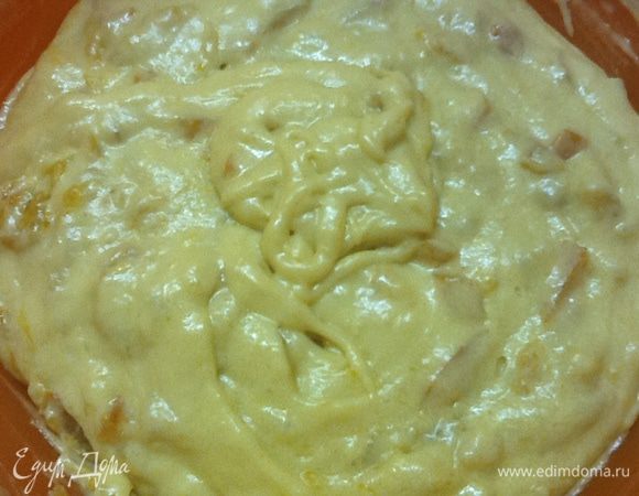 Выливаем тесто в форму. Ставим в духовку. Температура - 180-190 градусов. Время выпекания - 45 минут.