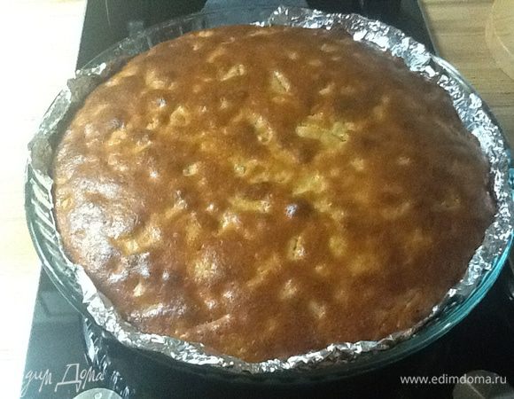 Как обычно, проба зубочисткой. Проверка готовности теста. Цукаты так и останутся слегка влажными.