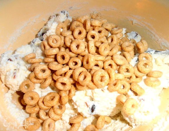 Колечки лёгкие,поэтому 20 г -это такая большая горсть!