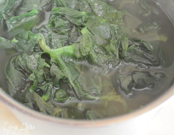 для зеленых блинов: шпинат отварить 1 минуту