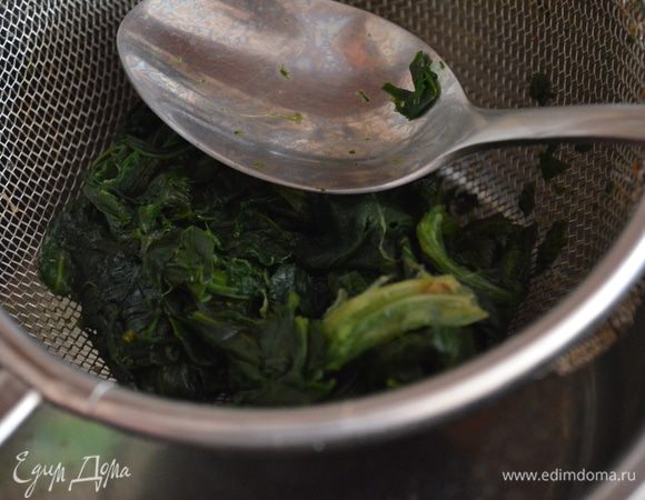 отжать от лишней влаги через сито