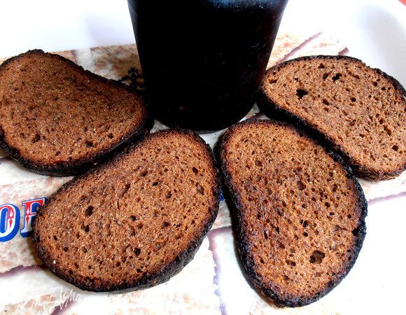 Хлеб желательно заранее подсушить в духовке...