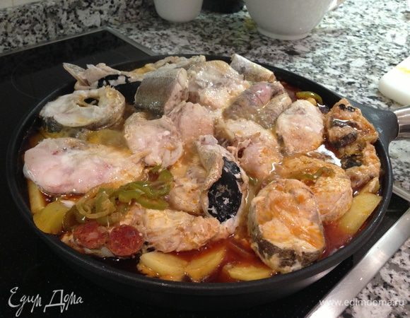 Даже мой старший сын, которого накормить в принципе невозможно, посмотрел на дымящуюся сковороду и попросил и ему положить чуть-чуть, что для меня является высшим признанием. Угощайтесь!!!