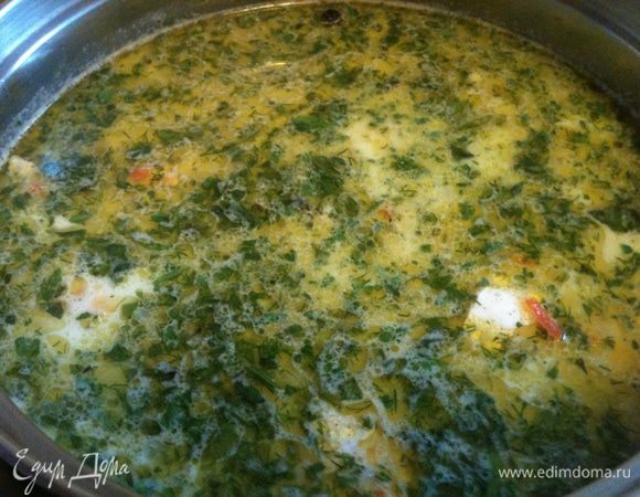 Заправляем зеленым соусом (измельченная различная зелень и долька чеснока с небольшим количеством винного уксуса и оливкового масла) или просто измельченной  зеленью.