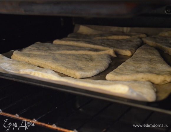 выпекаем примерно 12-15 минут при 200 гр, до легкого румянца! 