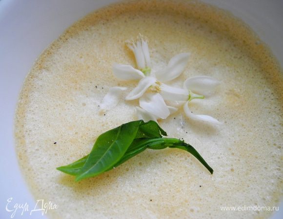 Если крем кажется жидковатым, оставить в духовке ещё на 10-15 минут. Охладить и убрать в холодильник на 1-2 часа.