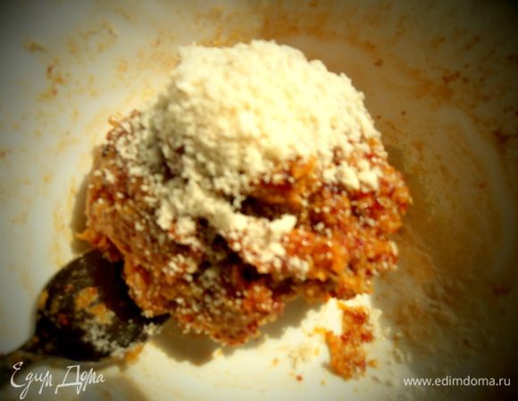 Тщательно перемешиваем ложкой.