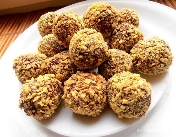 Можно прямо так на тарелке спрятать-охладить в холодильнике...