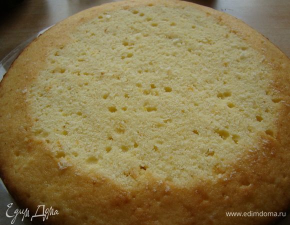 А вот и второй, апельсиновый (как по мне, обладает неповторимым вкусом...) **************И все же, если кто-то  знает секрет РОВНОГО бисквита - поделитесь!!!!