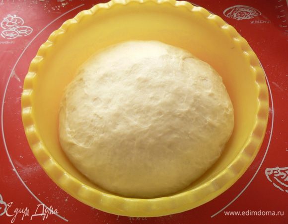 Оставить в тёплом месте до увеличения в объёме, примерно на 40-60 минут.