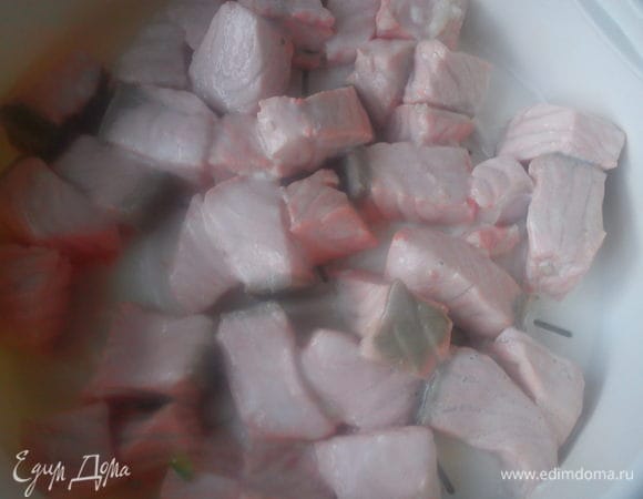 Рыбу отварить на пару 10 минут.