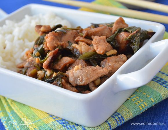 Стир-фрай надо подавать немедленно, на гарнир рис! 