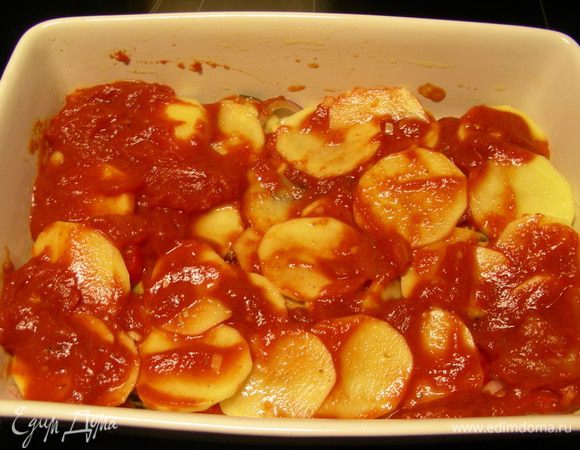 Соус. После каждого слоя  при желании солим-перчим по вкусу (я не делала).
