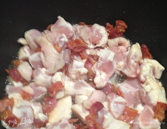 Добавить их к поджаренным кусочкам бекона