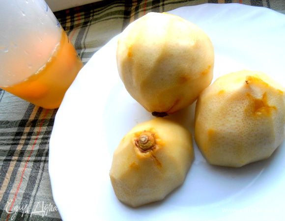 Взбалтываем шейкер вместе с соком...