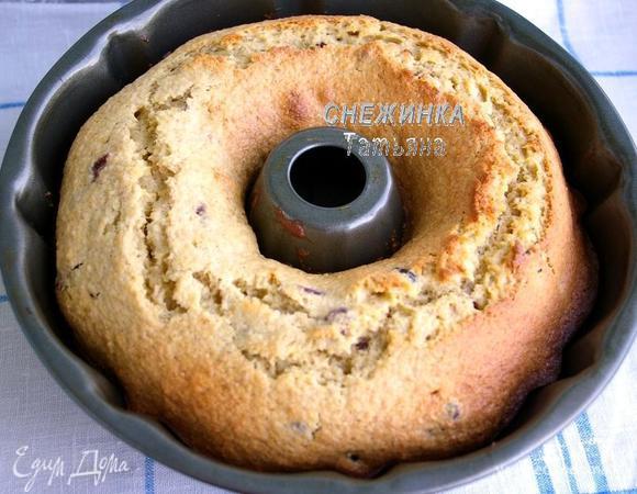 Выпекаем в разогретой до 180С духовке 50 минут, до сухой зубочистки. Ориентируйтесь по своей духовке и форме для выпечки. 

