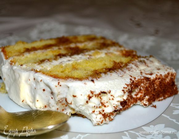 После отрезать кусочек и насладиться....вкусным тортиком!... ))) Это, конечно, НЕ Тирамису........в том виде, каким мы его теперь знаем. Но, все равно ОЧЕНЬ вкусно!!! :))