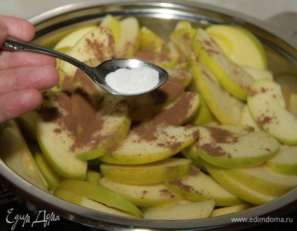 Добавьте корицу, ванилин.