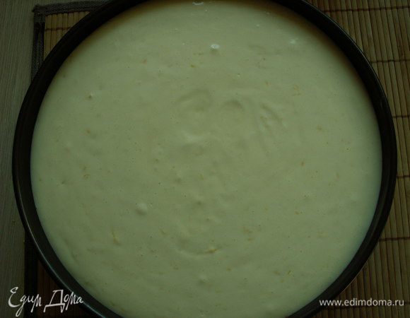  Взбиваем сливки. Вводим сливки в лимонный крем и заливаем поверх слоя из рикотты. Ставим в холодильник на ночь. 