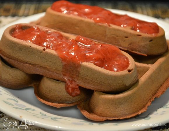 Подаем с взбитыми сливками или вареньем,если дома. Или укладываем в пакет для ребенка в школу. Они как печенья вкусные и на второй день.