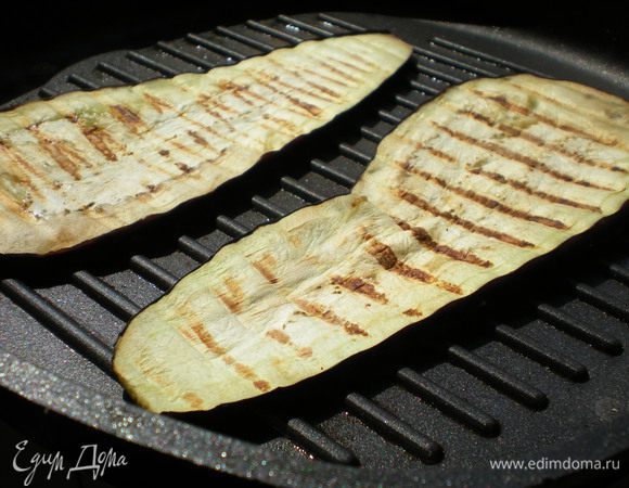 Затем обжарить на греле без масла. 