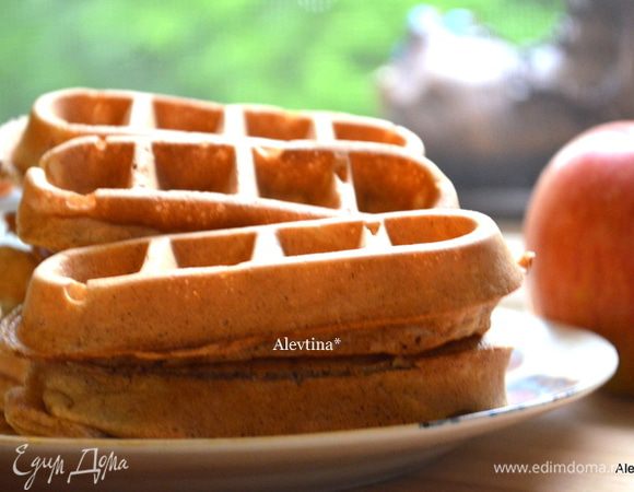 Подаем с вареньем или взбитыми сливками. Приятного аппетита.