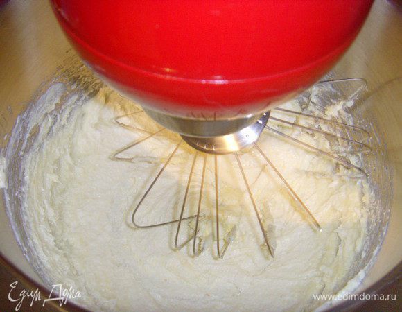 В пышную пену.