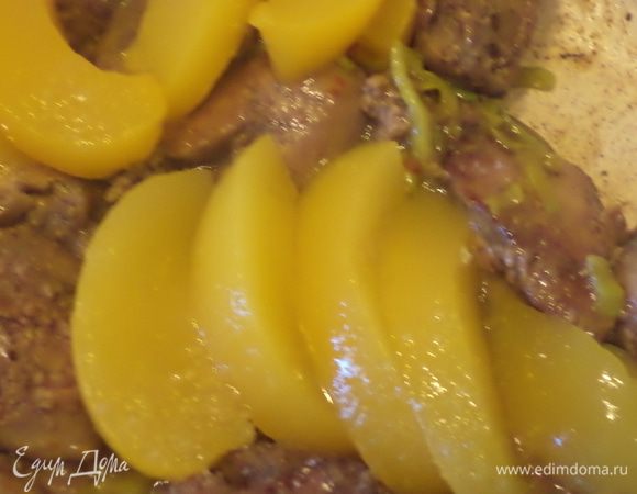 Теперь очередь персиков тоже на 1-2 минутки,пусть обменяются вкусами и "притрутся" друг к другу!!! Все, оставим,пусть совсем немого остынет, а пока