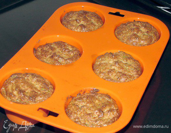 Запекать при 180 град. 35-40 минут, пока суфле не поднимется.