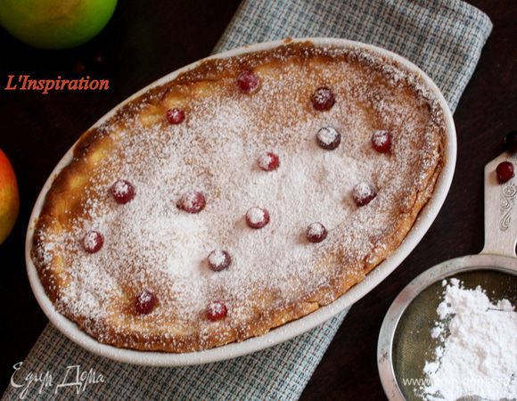 Выпекаем в разогретой духовке при 180 градусах 30 минут.
Даем остыть,украшаем клюквой и посыпаем 
сахарной пудрой. 
Приятного аппетита!!!