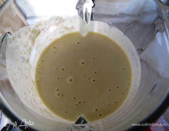 Если необходимо, разбавить ледяной водой, посолить, поперчить. Убрать в холодильник.