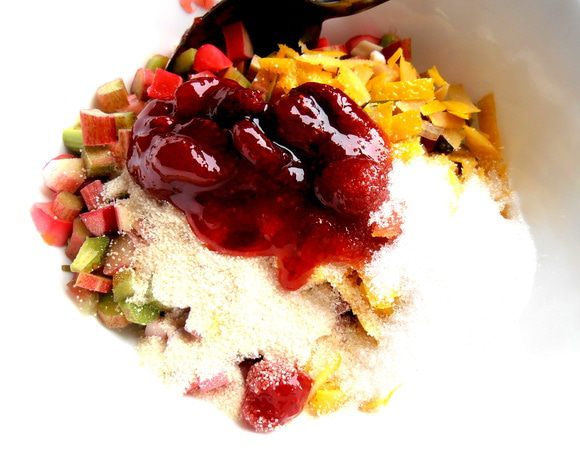 <font style="vertical-align: inherit;"><font style="vertical-align: inherit;">Дальше можно добавить сахар и немного ванили. </font></font>