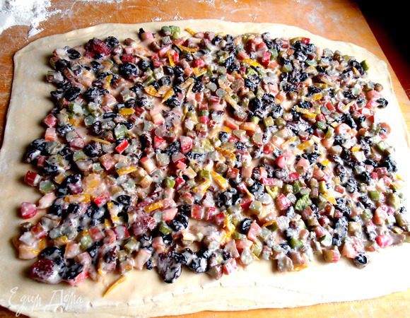 <font style="vertical-align: inherit;"><font style="vertical-align: inherit;">Выкладываем начинку.</font></font>