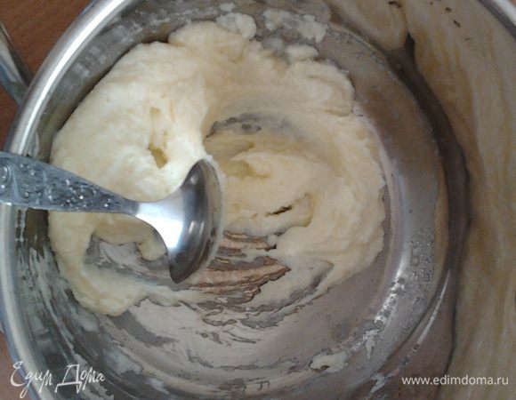 Масло растереть с сахаром