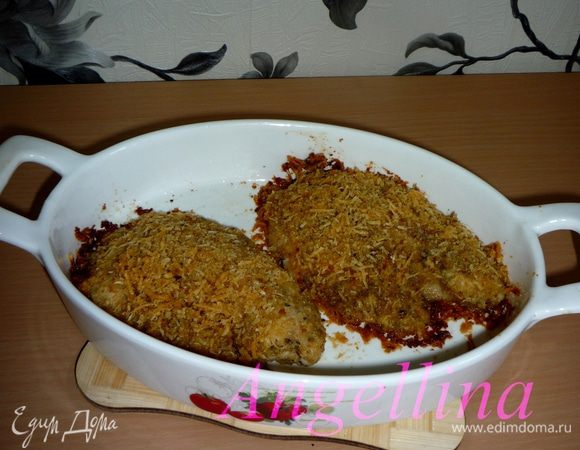 Запекать филе в духовом шкафу при температуре 180 градусов минут 20-25 до золотистой корочки.