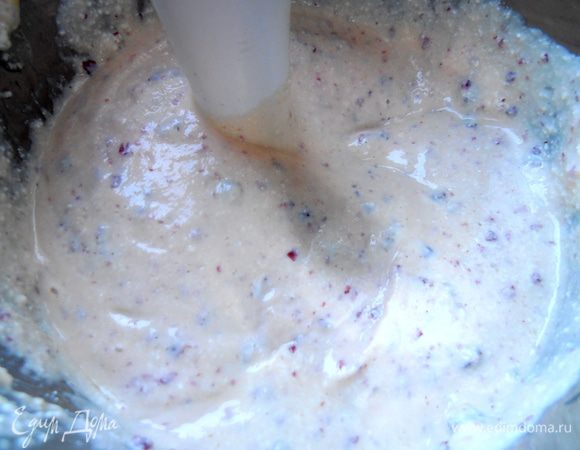 Вот такого нежного цвета получается творожок!