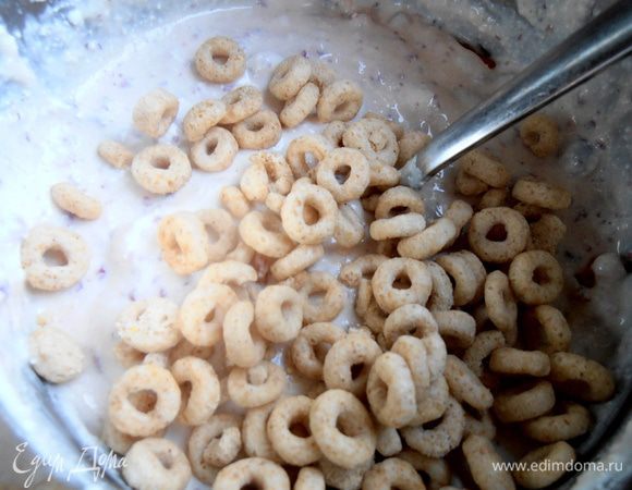 И колечки туда же...Они очень лёгкие,поэтому большая горсть и есть 20 г !