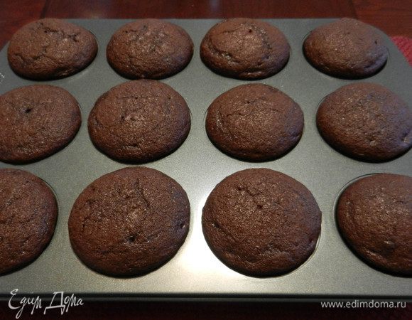 Готовые маффины вынуть из духовки и охладить.