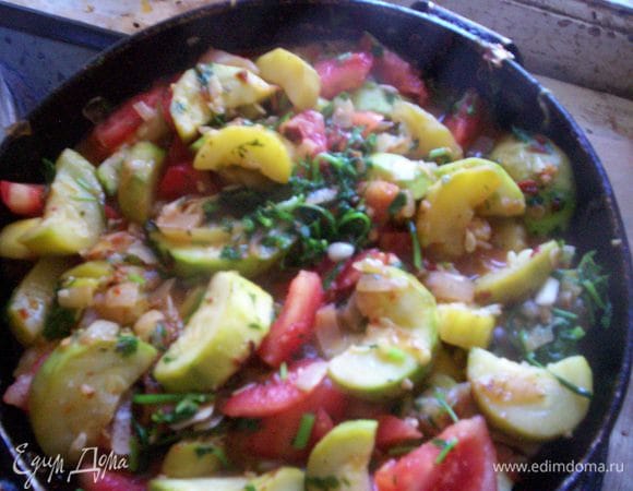 Можно использовать данное блюдо в качестве гарнира, а можно как самостоятельное овощное блюдо. 
