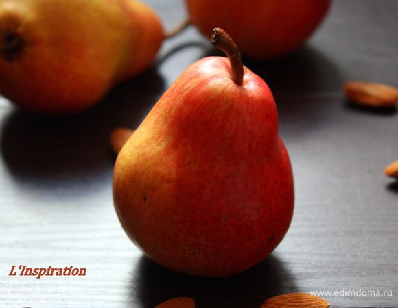 Все перемешиваем, выкладываем тесто в форму, смазанную маслом. Ставим в разогретую до 180 градусов духовку на 25-30 минут. Готовность проверяем зубочисткой.