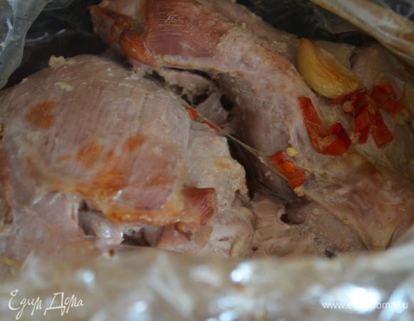 выпекаем 40 минут при 190 гр, затем пакет разрезать и оставить под грилем еще на 5минут