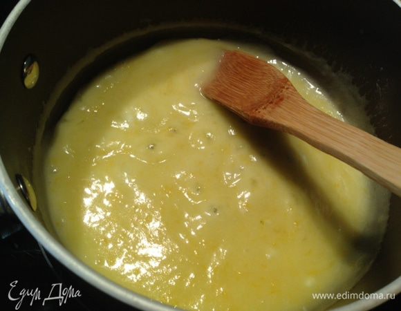 Довести до кипения, помешивая, и сразу снять с огня. Дать остыть.