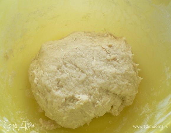  Тесто не должно быть гладкой консистенции, иначе лепёшки получатся твёрдыми.