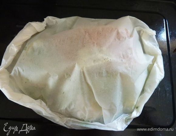 Уложить на противень и выпекать до готовности от 20 до 30  минут.