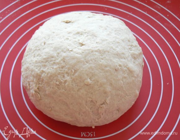 вымесить гладкое,мягкое,упругое тесто