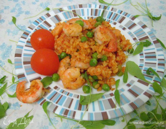 Добавить к булгуру креветки с горошком и подавать. Приятного аппетита))