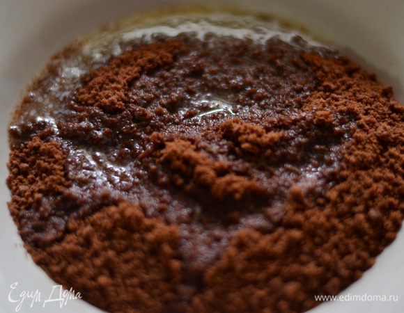 Добавить топленое сливочное масло, хорошо перемешать.