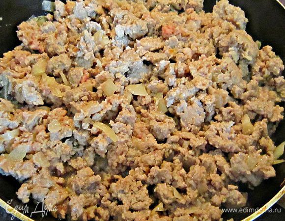 Добавить по вкусу соль, перец, паприку. Тушим 15 мин.