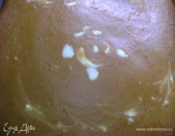 Паштет становиться плотным, значит готов. Вынимаем из духовки, даем остыть. Ставим в холодильник, на следующий день он еще вкуснее.